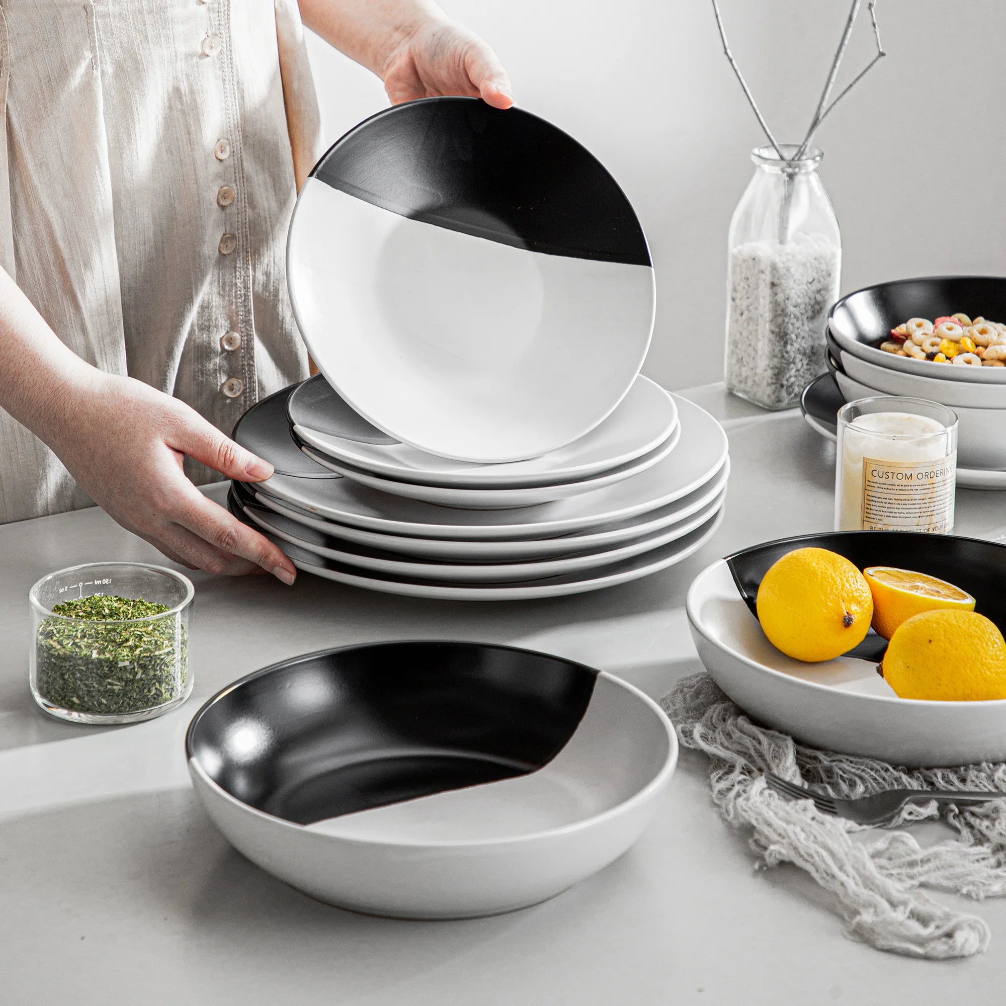 VANCASSO Accel Embossed Dinnerware Set - Black & White Two-Tone Design, Modern Artistic Tableware